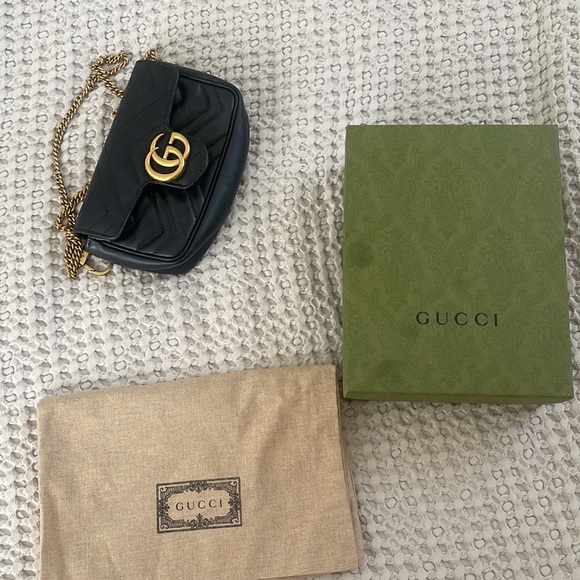 Almost new weared couple of times . Gucci bag with gold chain and dust bag - Picture 5 of 5